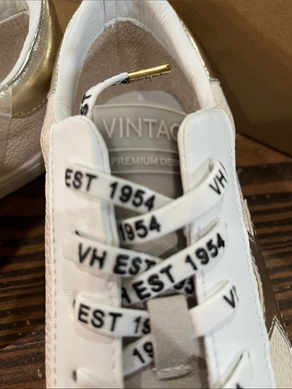 Women's White & Gold Star Detail Casual Sneakers - Picture 3 of 3